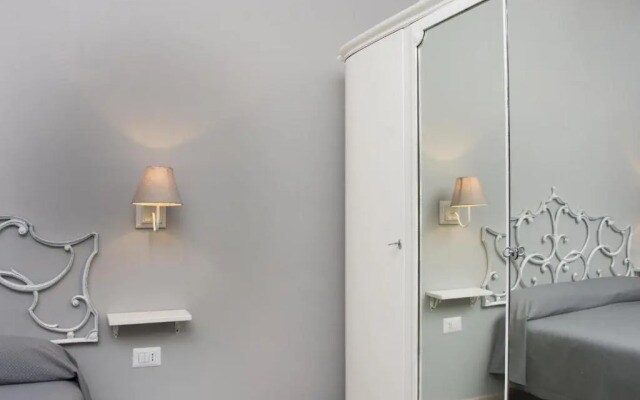 Gens Claudia, Vatican Luxury Apartments