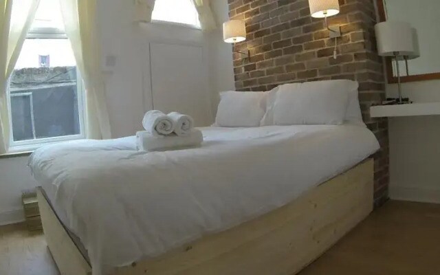 Deluxe Family Suite