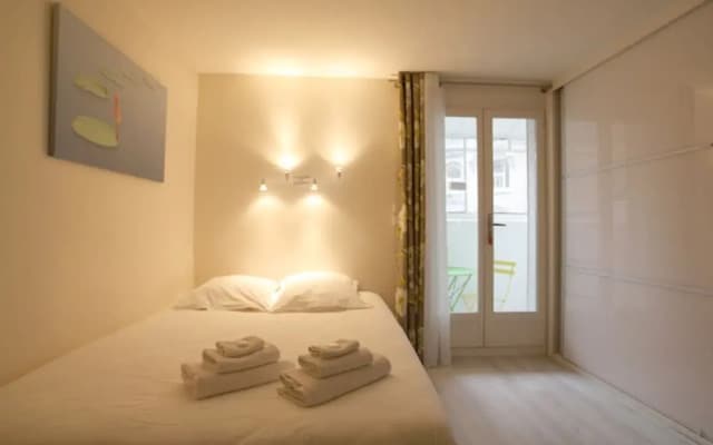 Appartements Paris Centre - At Home-Hotel