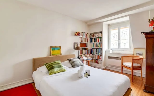 Comfy Apartment for 2 in Gare du Nord