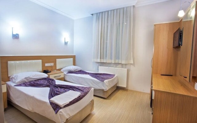 Hotel the Ferah