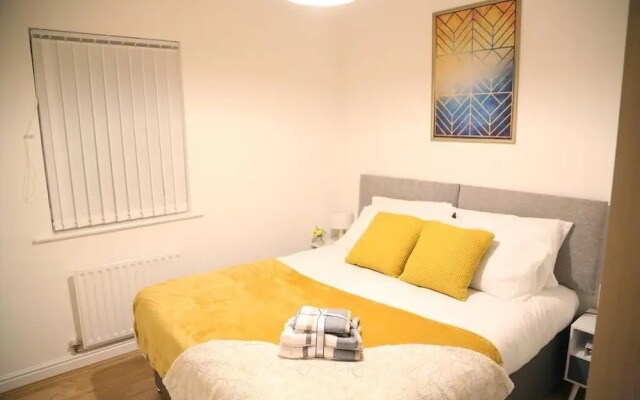 Lowater Apartment Brand New 2 bed Apartments + Parking