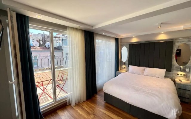 Hotel Kaya Est 1985