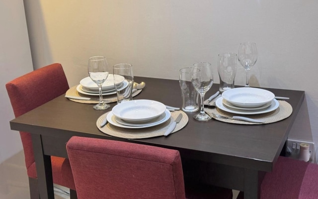 Heathrow Airport - Apt - Stay 3 - Great Location