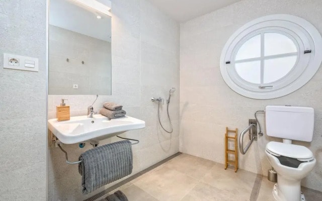 Solaga - Merced Suites