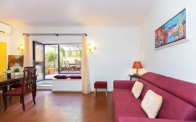 Rental in Rome Ciambella Art Home