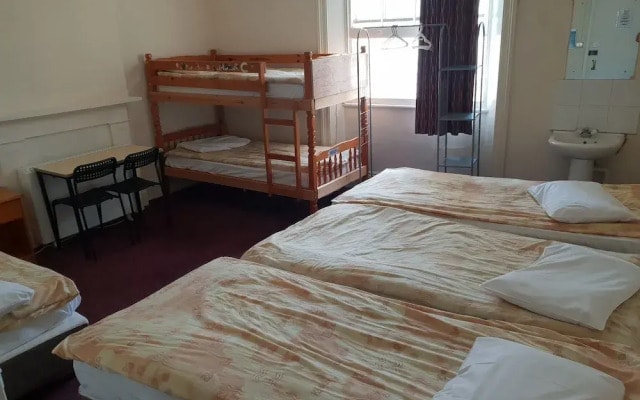 Acacia Hotel