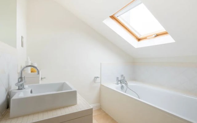The Fulham Retreat - Bright & Spacious 2BDR with Balcony