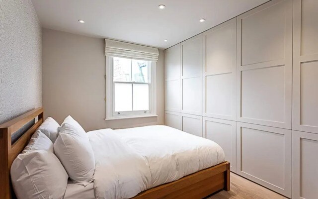Fulham Serenity: Your Charming 2-bed Retreat