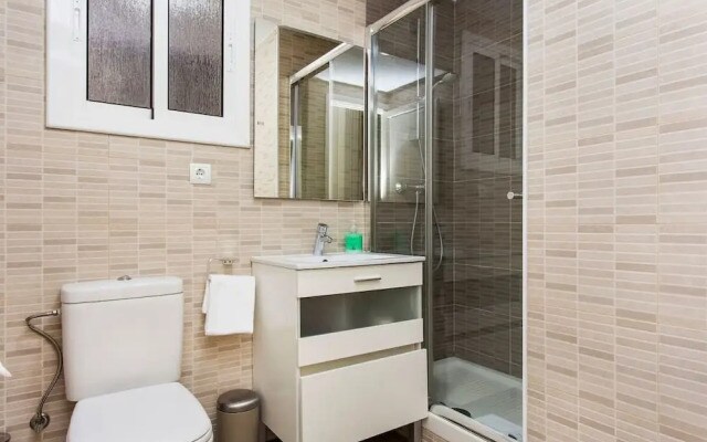 Trendy 3 Bedroom Flat in Central Area