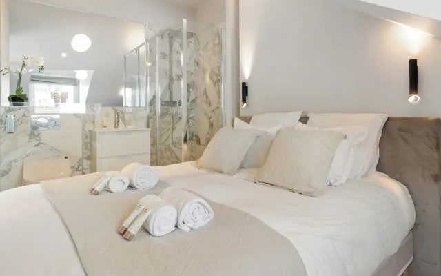 1537 Bourg Tibourg