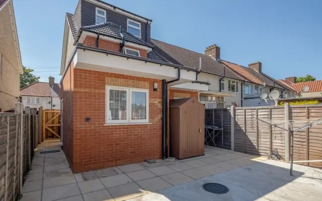 Remarkable 1-bed Studio in Dagenham