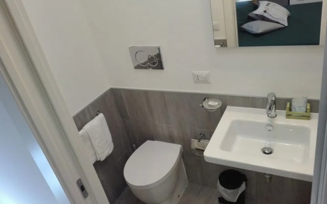 Lotus Rooms in Rome