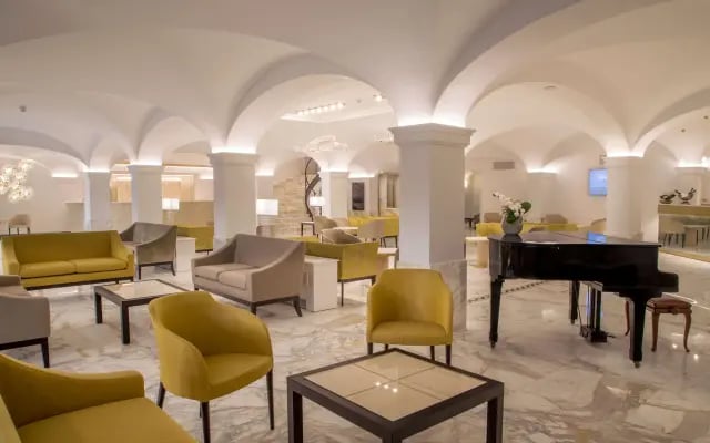 Отель Shangri-La Roma by OMNIA hotels