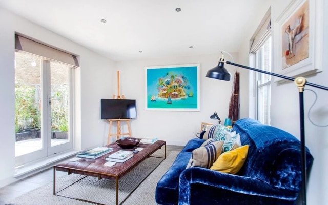 Quirky 2BR flat with terrace, near Shoreditch!