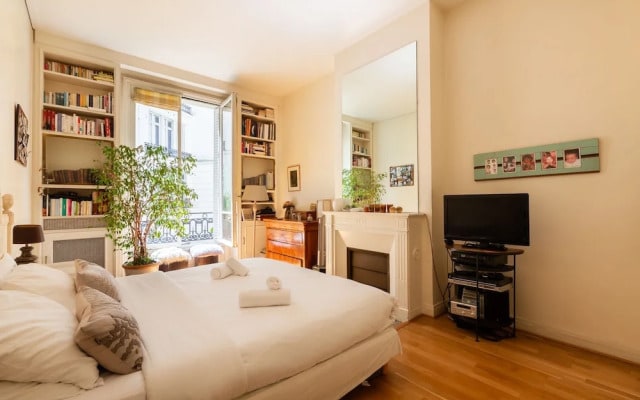Parisian Charm by Pereire