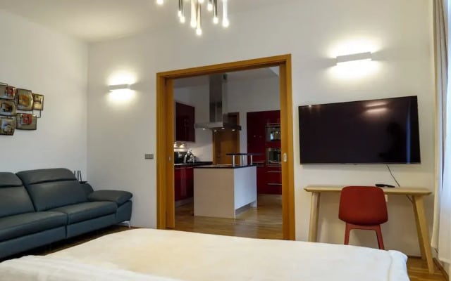 Katerina's Old Town Suite