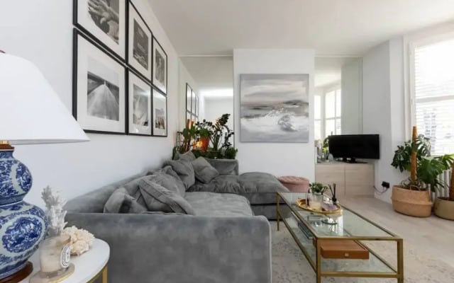 Beautiful, Light and Spacious 2 Bedroom Flat in Clapham