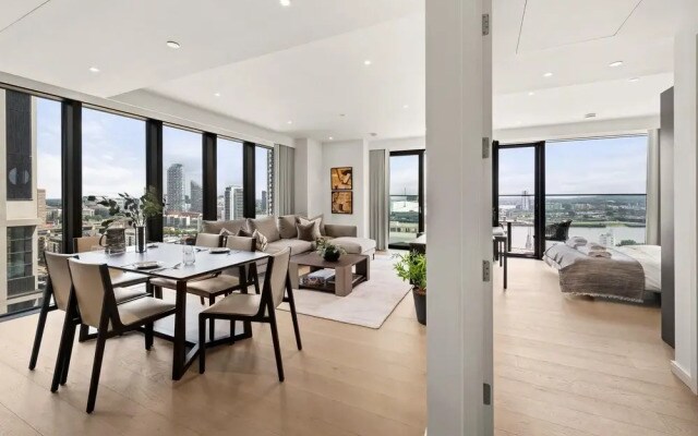 Deluxe two Bedroom Apartment in London s Canary Wharf