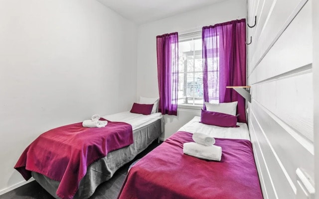 Modern 2-Unit Retreat up to 16 guests