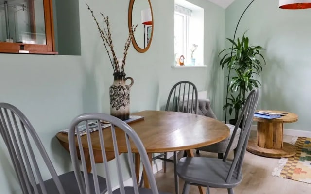 Robin's Nest Cottage