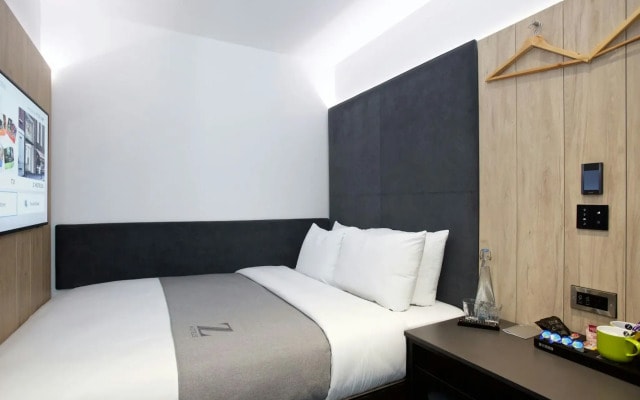 The Z Hotel City