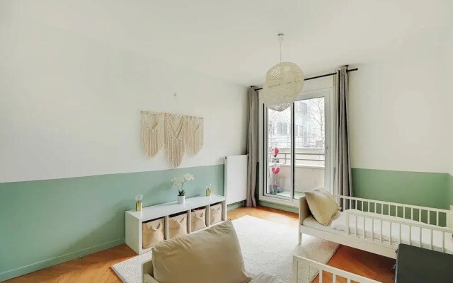 Modern, Spacious Apartment Just Outside Paris
