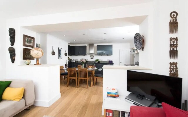 Charming 2BR garden flat in Clapham