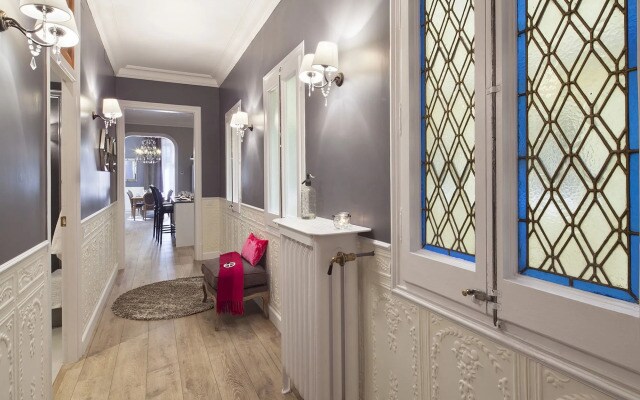 Catalunya Palace Apartment