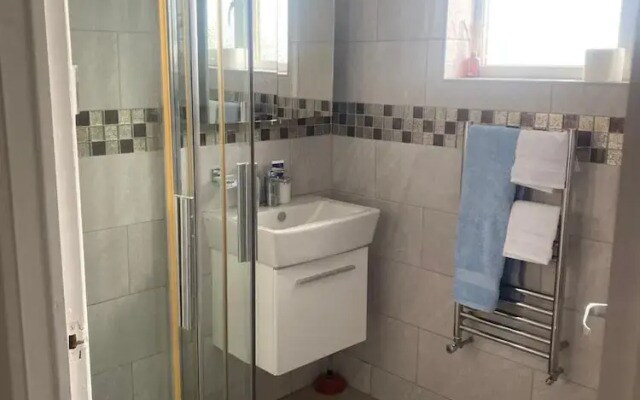Glendale close - Huku Kwetu - 4 Bedroom