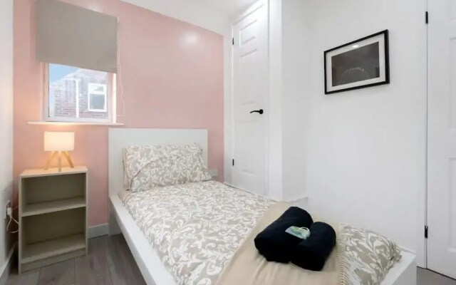 3bed House-free Parking