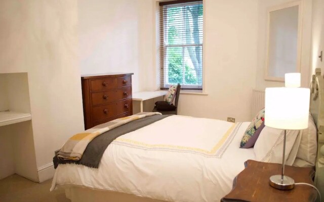 1 Bedroom Apartment in West London