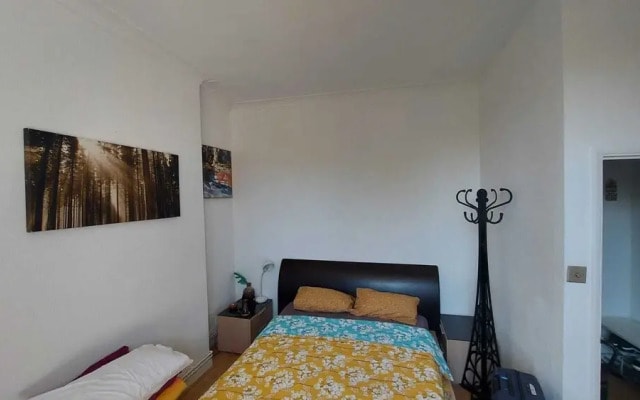 Extra Large One Bedroom Flat With Parking