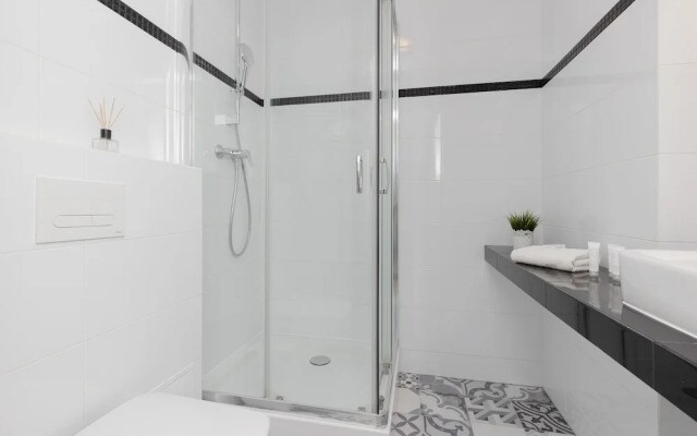 Bonifraterska Apartment by Renters