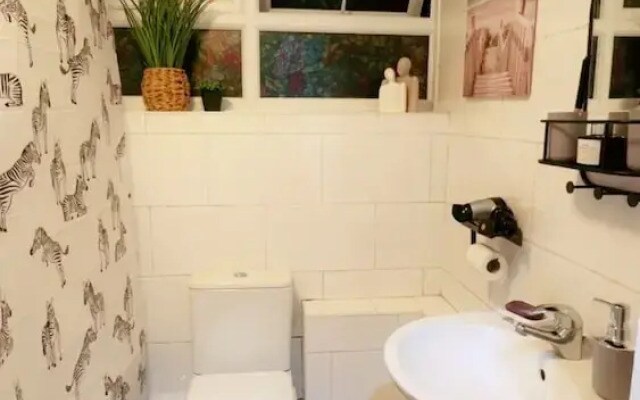 Cozy one bed Apartment Near Heathrow
