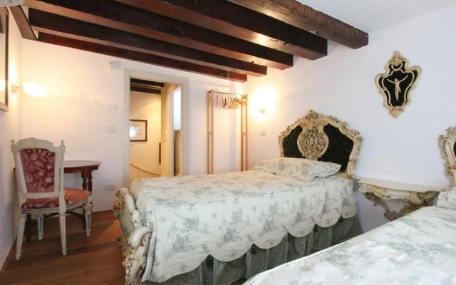 Faville - Rialto Apartments