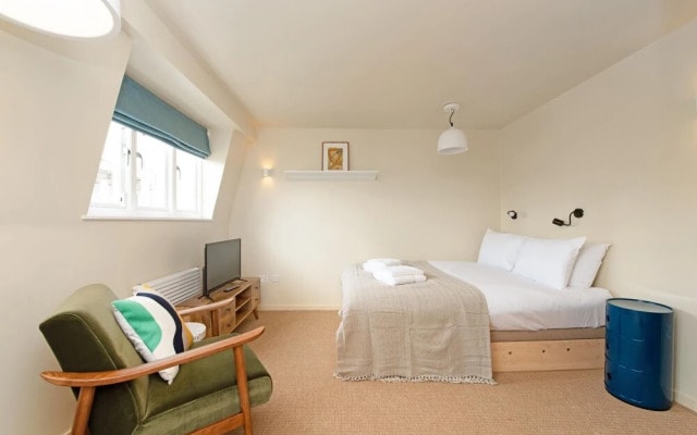 Large Studio Near Leafy Primrose Hill
