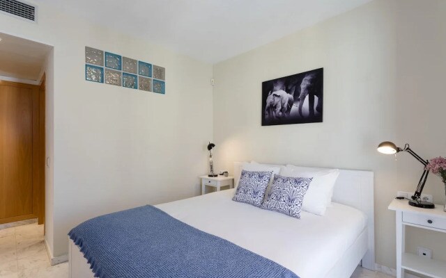 Unique Rentals - Stylish Seafront Duplex