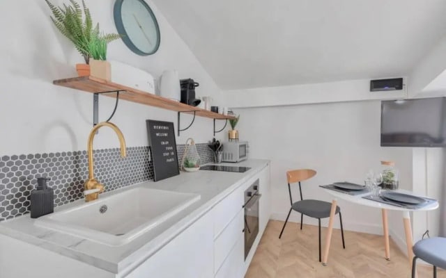 Appartement Rénové proche Arc Triomphe - 2P