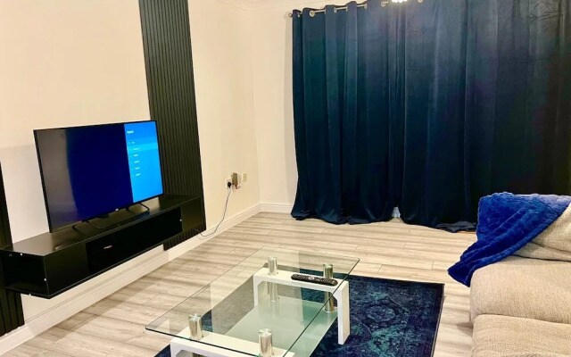 Cozy Barking Retreat - 2 Bedrooms