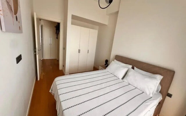 G Tower Residence Luxury Apartment(21Km Away From Istanbul)