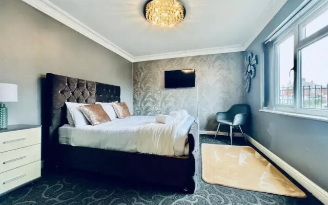 13 Guests - Free Parking - Manchester House