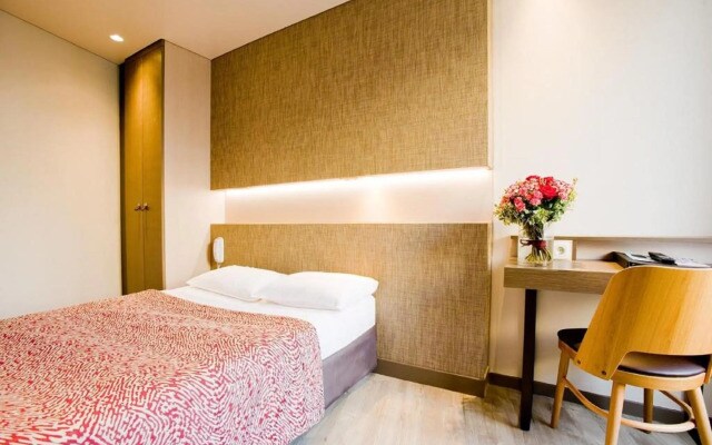 Central Hotel Paris