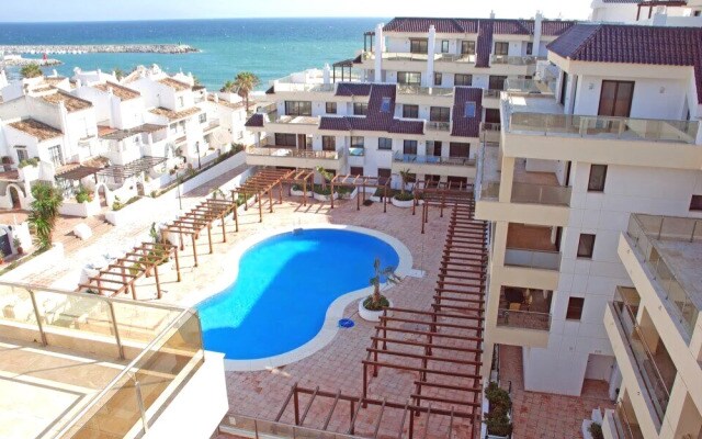 Apartment Marina del Castillo pool view