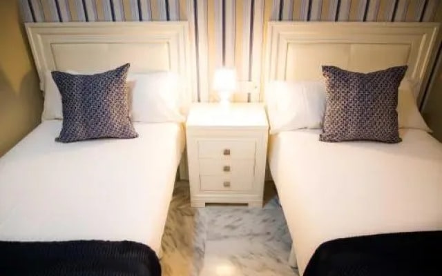 Holidays2Malaga Victoria with patio and parking
