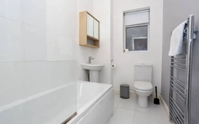Spacious Cosy 2 Bedroom House by Bridgewater Canal