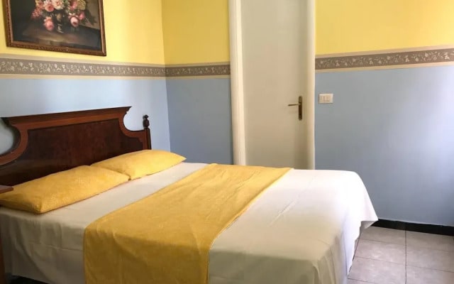 Moon Bay House Rome