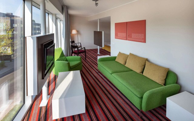 Отель Park Inn by Radisson Meriton Conference & Spa Tallinn