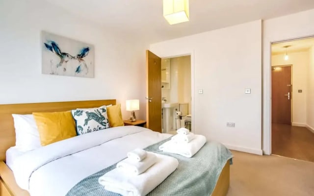Guestready - 2-bdr Apartment With Balcony by The Thames