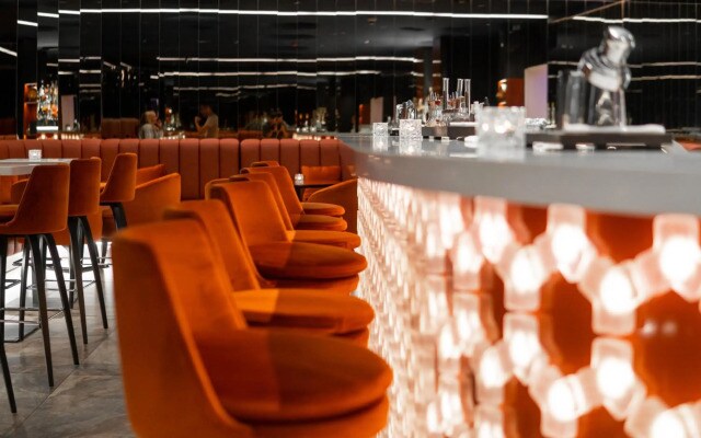 Sky Suite Hotel